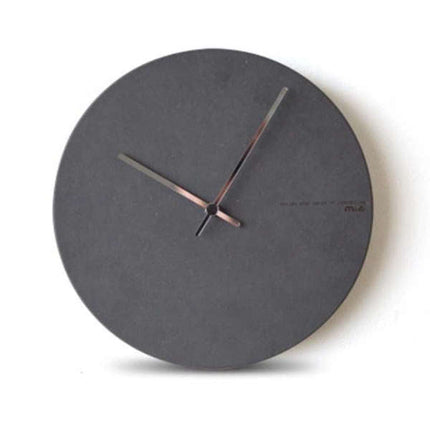Minimalistisk antracit vægur i betonlook