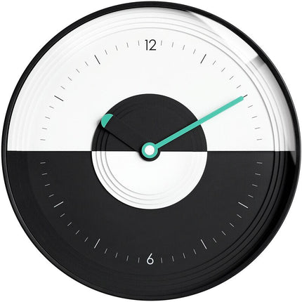 Rundt vægur med Yin Yang design