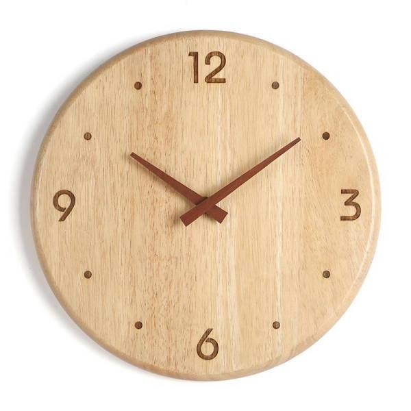 Minimalistisk vægur i lyst træ 40cm