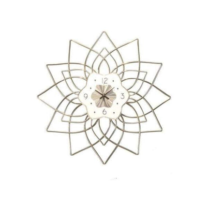 Stort metal vægur i blomsterdesign