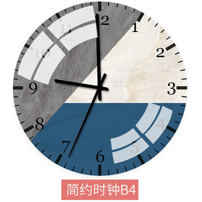 Farverigt vægur med abstrakt design