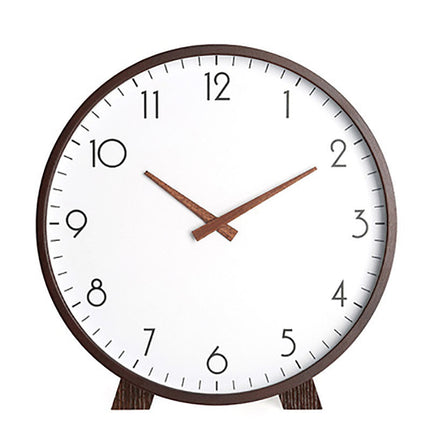 Minimalistisk rundt bordur i lyst træ