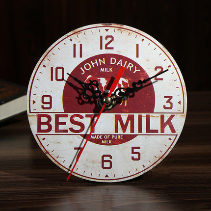 Farverigt vægur til børneværelse med dyr