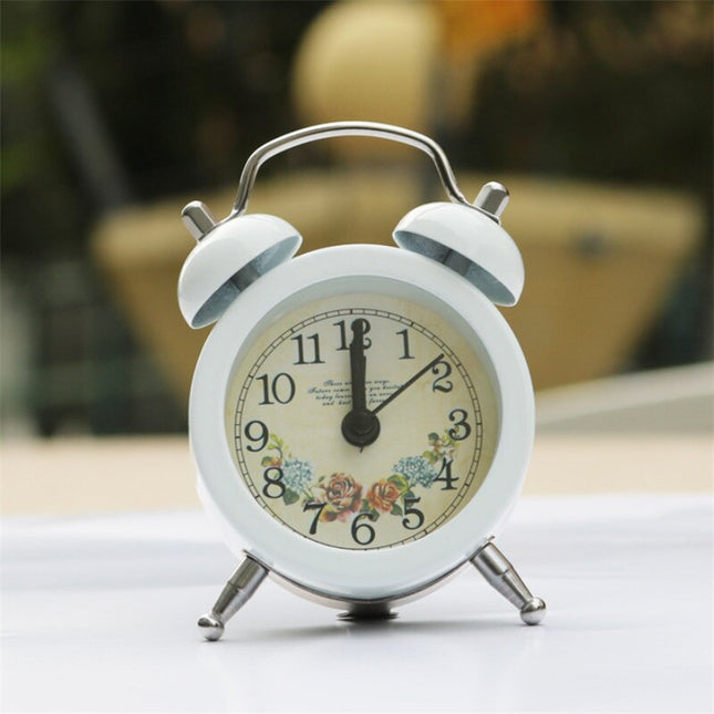 Klassisk rundt vækkeur med dobbeltklokke