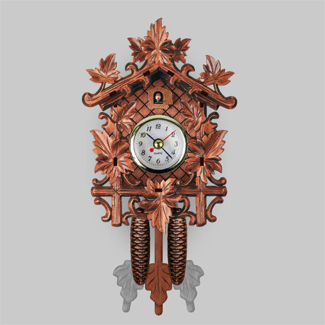 Traditionelt gøgeur udskåret i træ