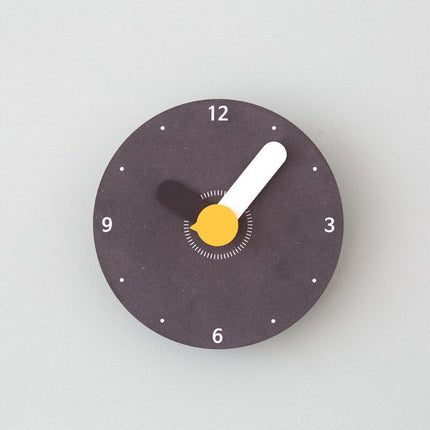 Minimalistisk vægur i træ store visere