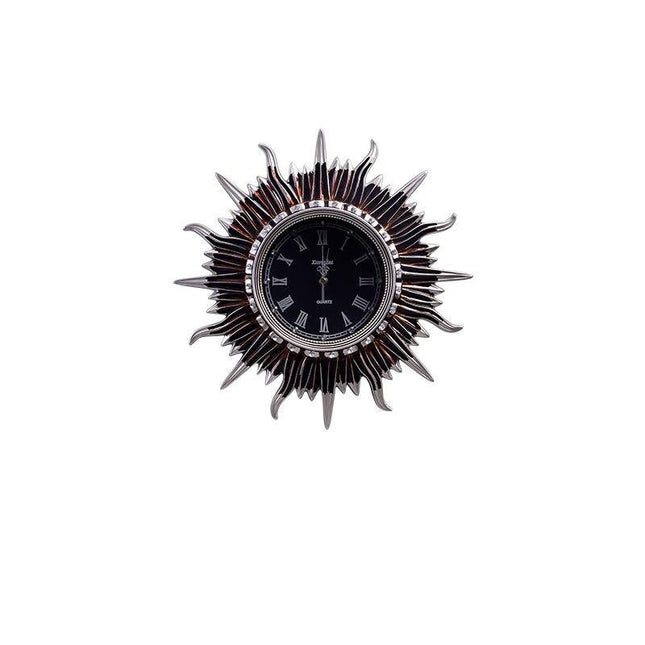 Stort solformet vægur i barok stil