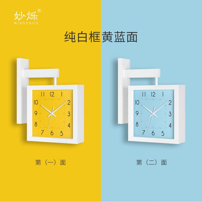 Firkantet dobbeltsidet vægur i træ