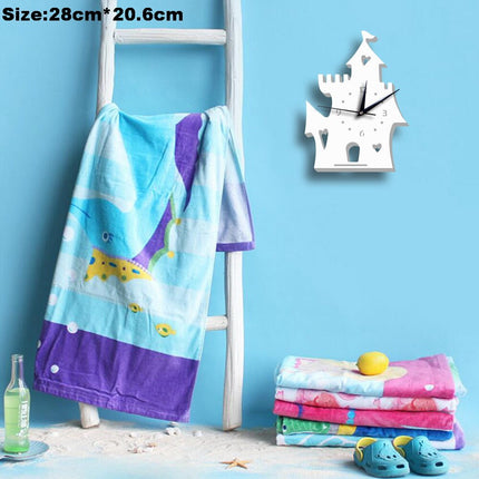 Hvidt vægur formet som raket