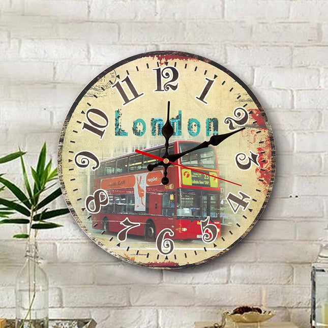 Originalt vægur i træ med ugler