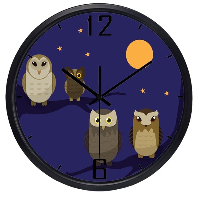 Rundt børneur med mops hund