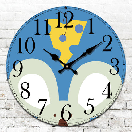 Rundt vægur med ugle motiv