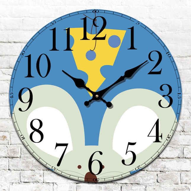 Rundt vægur med ugle motiv