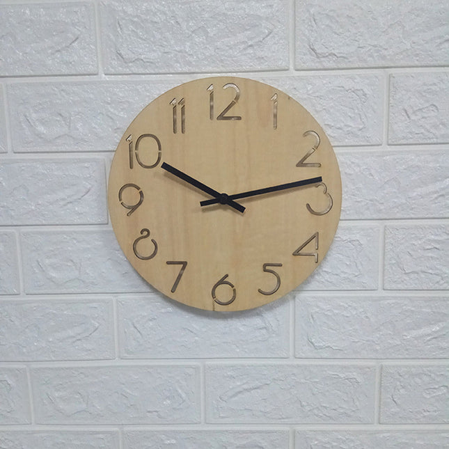 Minimalistisk vintage vægur i lyst træ