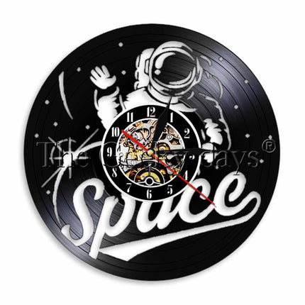 Vinylplade vægur med astronaut i rummet