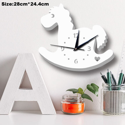 Hvidt vægur formet som raket