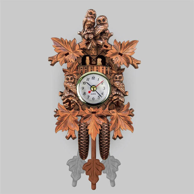 Traditionelt gøgeur udskåret i træ