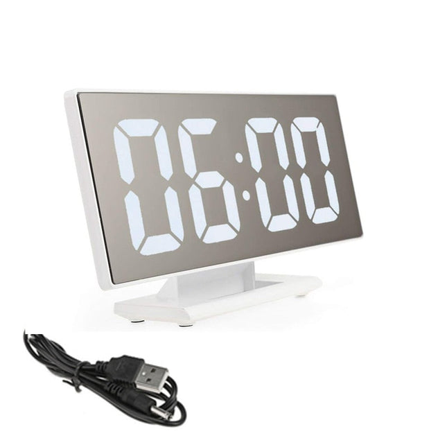 Stort digitalt vækkeur med spejleffekt