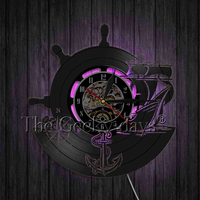 Maritimt vinyl-ur med anker motiv