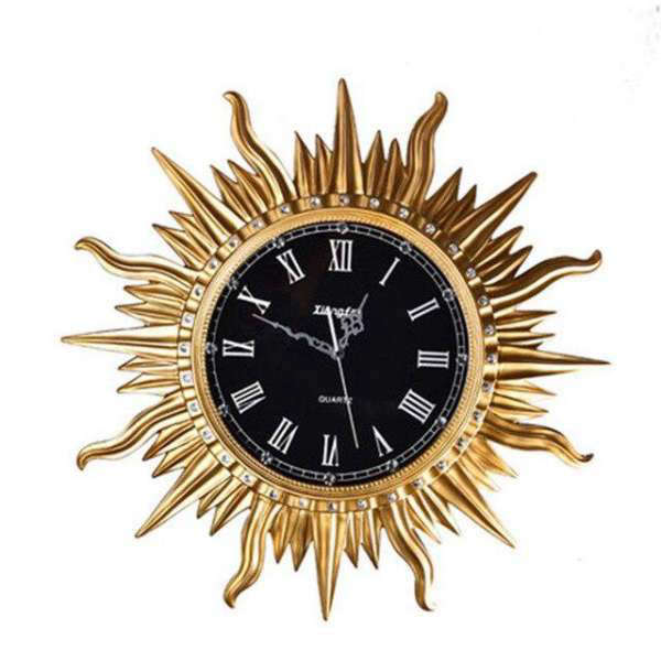 Stort vægur formet som en sol