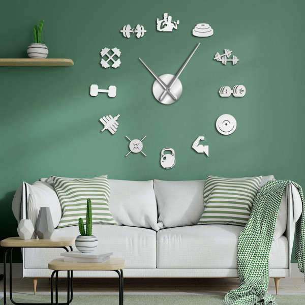 DIY vægur med styrketræningsudstyr tema