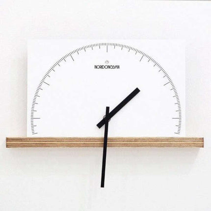 Stort halvcirkel design vægur i sort