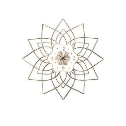 Stort metal vægur i blomsterdesign