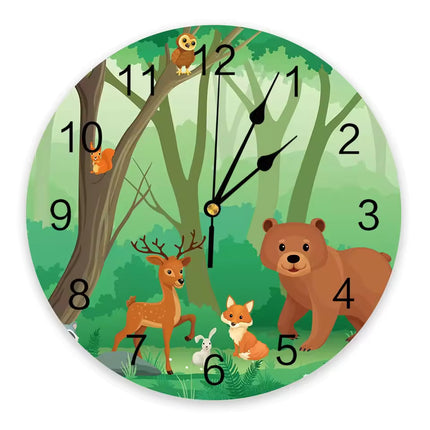 Rundt vægur i træ med ræve