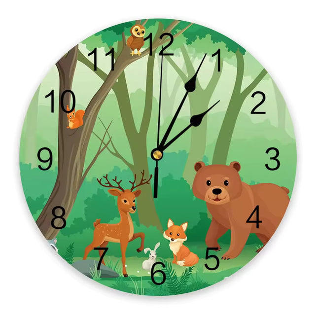 Rundt vægur i træ med ræve