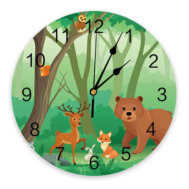 Rundt vægur i træ med ræve