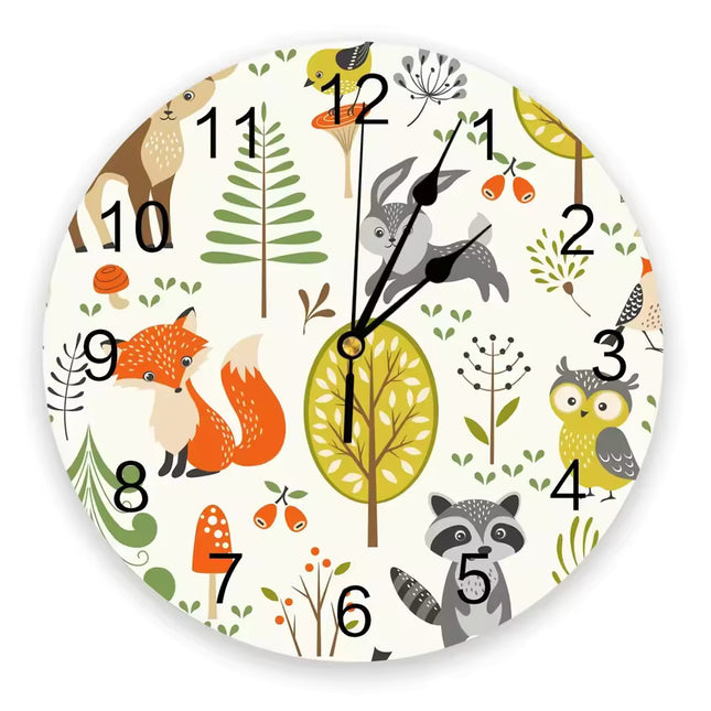 Rundt vægur i træ med ræve