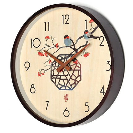 Vægur i træ med bambus motiv