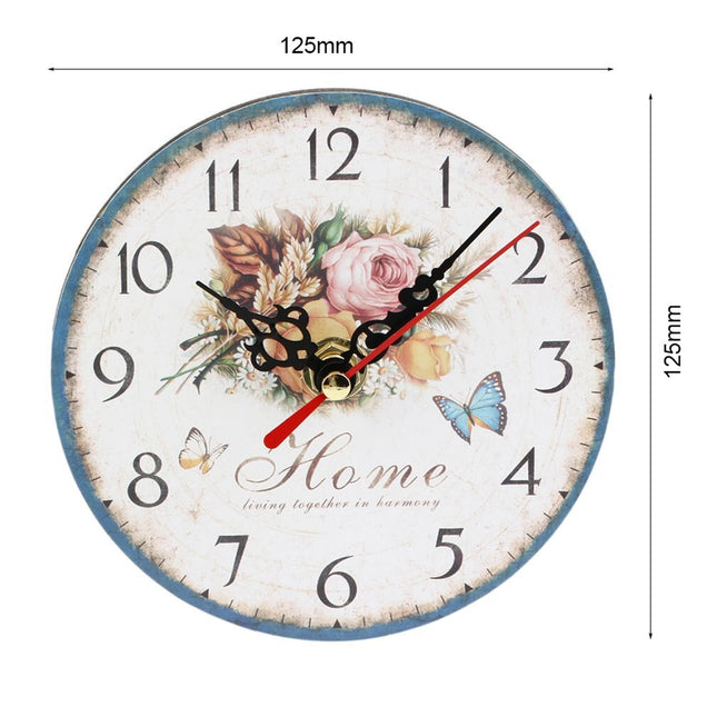 Vintage vægur i træ med blomstermotiv