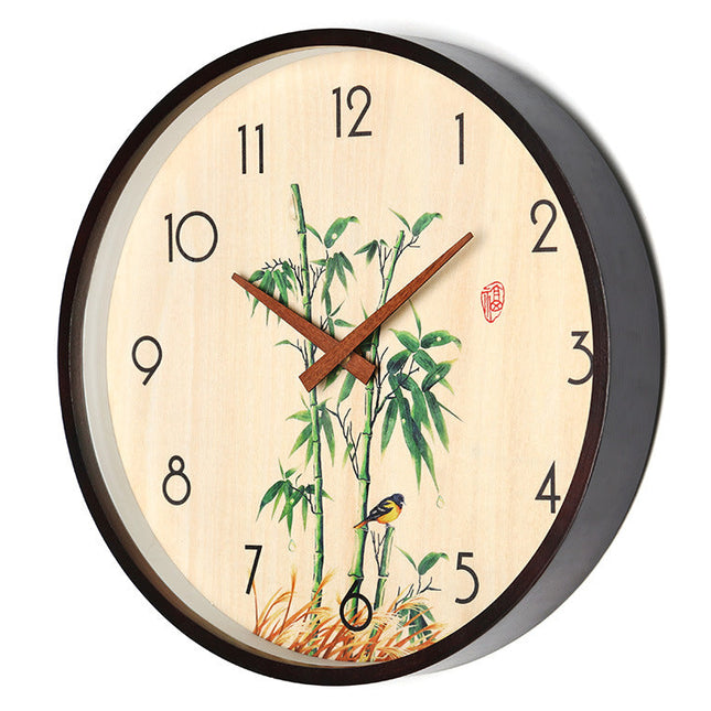 Vægur i træ med bambus motiv