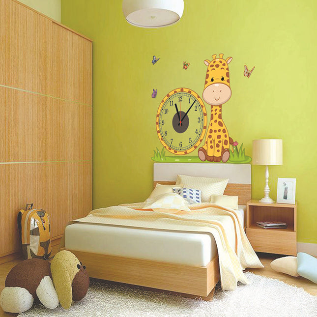 Vægur med sød giraf wallsticker