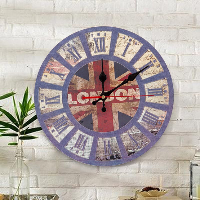 Originalt vægur i træ med ugler