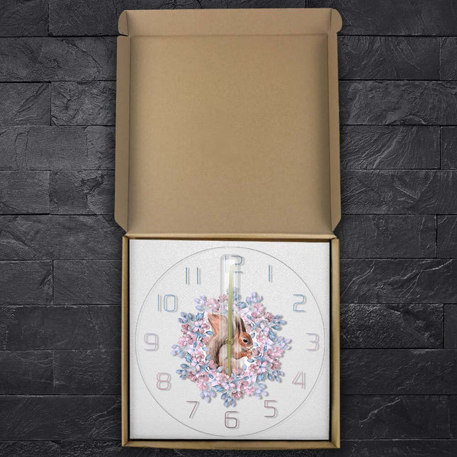 Dekorativt vægur med egern og blomster