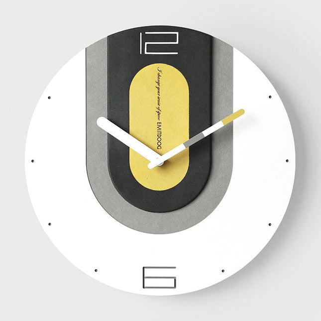 Farverigt industrielt design vægur