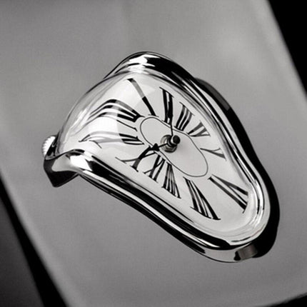 Smeltende bordur i Dalí stil