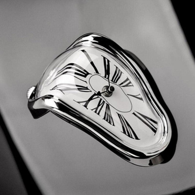 Smeltende bordur i Dalí stil