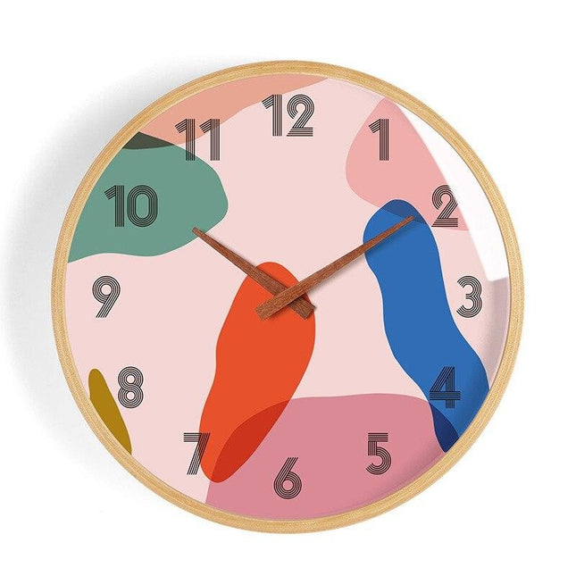 Kreativt vægur med abstrakte former