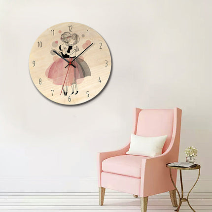 Vægur i træ til pigeværelse