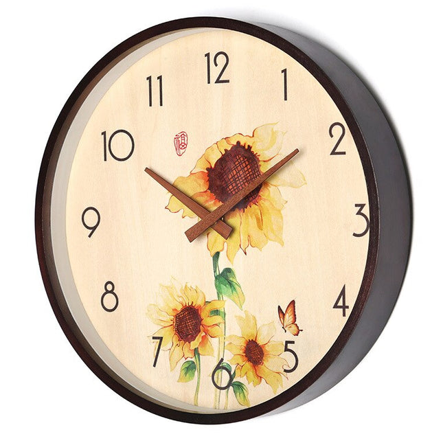 Vægur i træ med bambus motiv