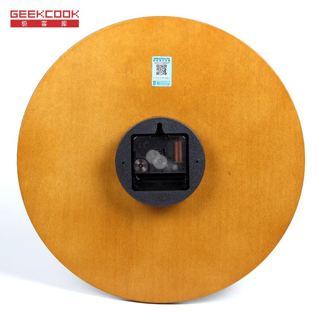 Moderne vægur med tykke visere