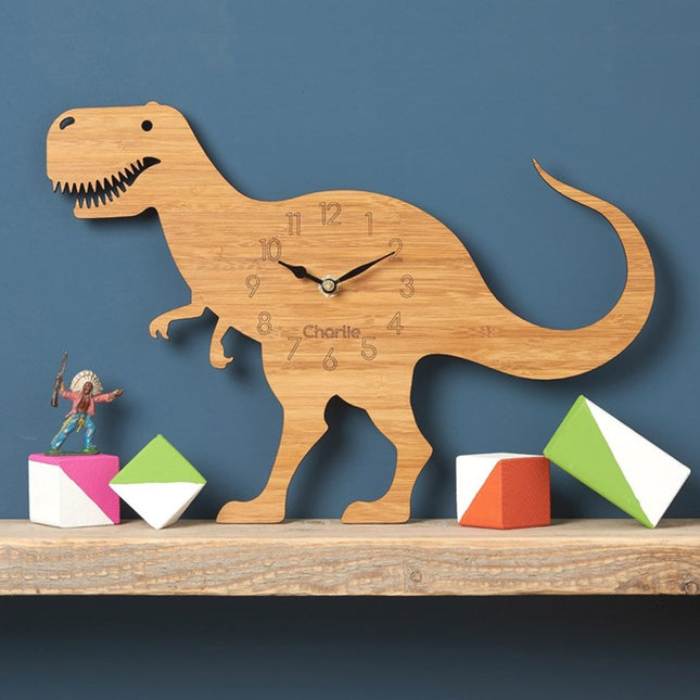 Vægur i træ formet som dinosaur
