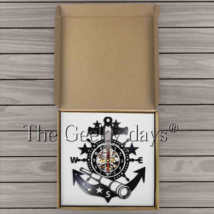 Maritimt vinyl-ur med anker motiv