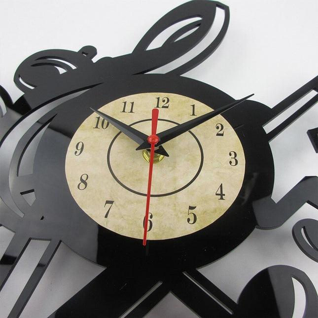 Musikalsk vinyl ur med G-nøgle design