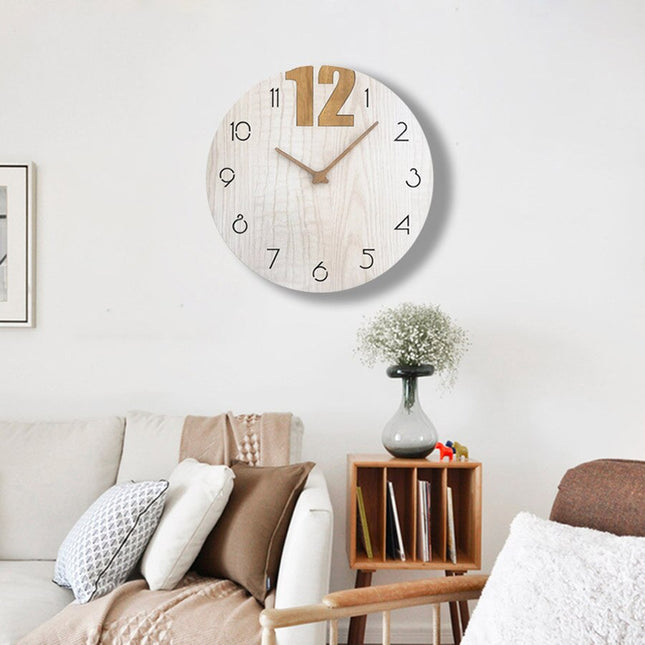 Vægur i træ i nordisk design