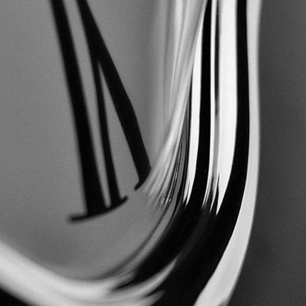 Smeltende bordur i Dalí stil