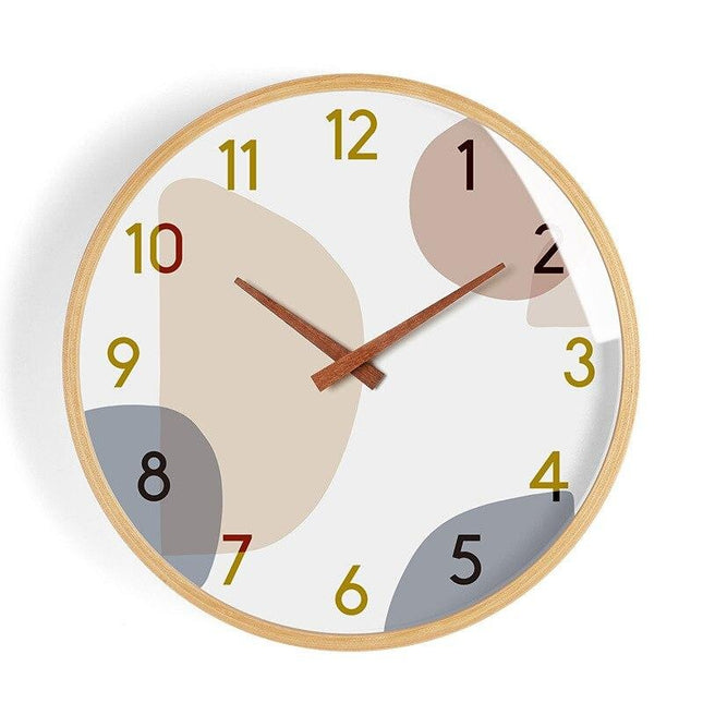 Kreativt vægur med abstrakte former